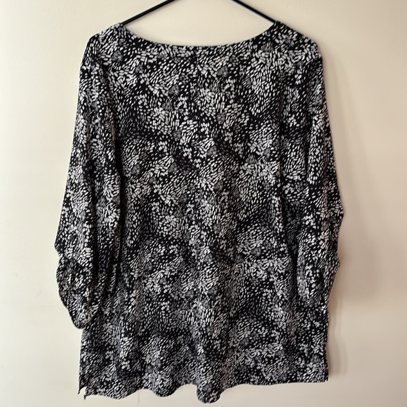 Catherines Black & White Button Front Blouse Size 0X 14/16 Woman - Picture 9 of 10